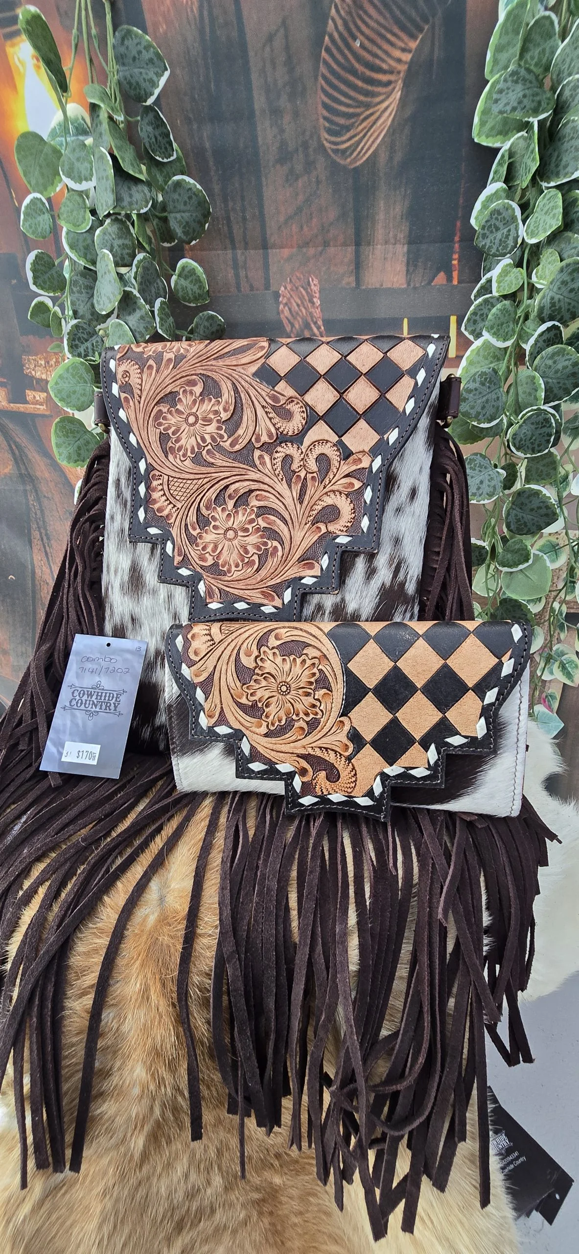 Brown/Checkered Tassel
